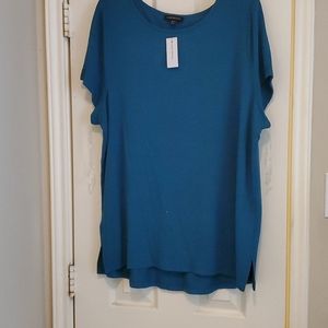NWT Women's Lane Bryant button-back stretch top